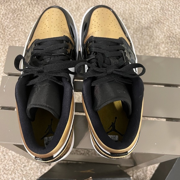 Air Jordan 1 Low Gold Toe - Picture 6 of 10